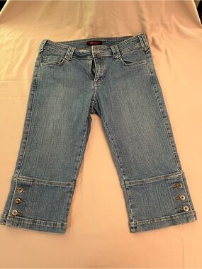 Lee Women's Light Blue Cropped Button-Hem Jeans